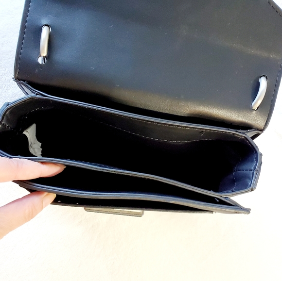 Parfois Black and White Crossbody Bag - Picture 6 of 6